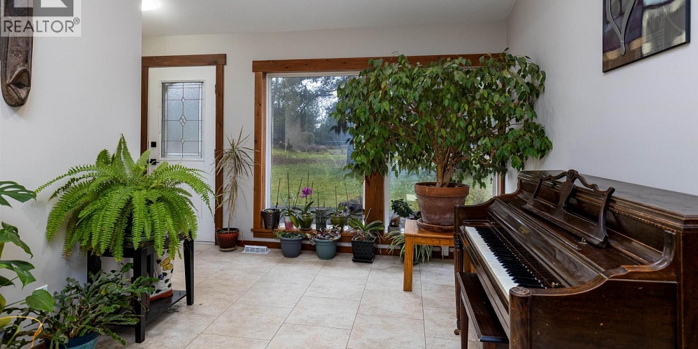 5134 SOUCIE AVENUE Terrace Photo 4 5134 SOUCIE AVENUE Terrace Photo 4